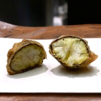 天ぷら すず航 - 特大サイズの渋皮付きの栗