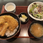 Matsuriya - 並かつ丼サラダセット ¥1639