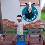 牛小屋のアイス - 店内にそっくりな方がいらっしゃいました。