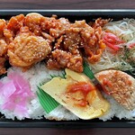 那覇市役所内売店 - ＊日替わり弁当（やみつきチキン）（¥370）
            （おかずの店比嘉）