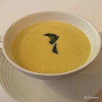 シェムラブルリス - 南瓜のポタージュが注がれ完成
