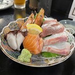 魚とつくね とこちゃん - 魚盛合わせ5種（鮪、鯛、サーモン、甘エビ、タコ）