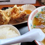 らーめん 紫龍 - 2022年10月　唐揚げとライス