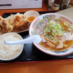 らーめん 紫龍 - 2022年10月　唐揚げセット（1060円）