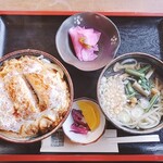 レストラン華 - ミニカツ丼と山菜うどん