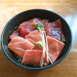 Maguroya - 【特上マグロと赤身の2色漬け丼】