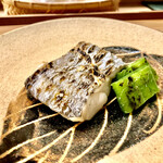 かんだ - ふっくら身厚　いい脂のり　器は魯山人との事です