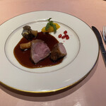 中国料理 旬輝 - フカヒレランチの酢豚。低温調理したお肉をいただきます