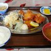 飯盛 満腹亭 - 鶏のからあげ定食 990円 ごはん小盛り 200g