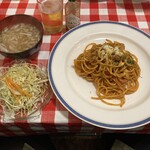 キッチンニュー早苗 - ナポリタン(750円)と瓶ビール(600円)