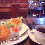 コーヒーハウス とむとむ 利根町店 - チキンマリネのベーグルサンド