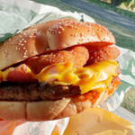 マクドナルド - ワイルドビーフバーガー オニオンリング&チーズ
