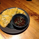 ばん鶏 - チーズチヂミ　既に１切れ奪われてます(笑)