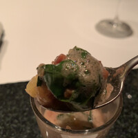 カンテサンス - ほうれん草に包まれた栗。