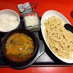 浅草製麺所 - 熱々でスープが沸騰してます。