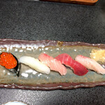 鮨よし - 特上握り5巻  いくら、アオリイカ、中トロ、マグロ、イシダイのはず