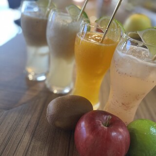 Smoothie sour using fresh fruit! All-you-can-drink also available ☆
