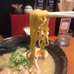 Men'Zu Nagakura - 味噌　麺アップ