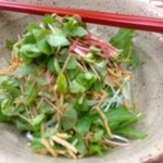 そば工房 玉江 - 蕎麦サラダ
            
            揚げ蕎麦と蕎麦の新芽がうまい