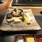 マラルンガ鉄板焼 - 玄界灘産活鮑の鉄板焼き、島豆腐と琉球野菜の鉄板焼き