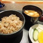 マラルンガ鉄板焼 - 島らっきょう入りガーリックライス、味噌汁、香の物