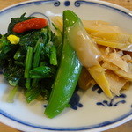 鮨 笹元 - ほうれん草のお浸しと筍の煮物