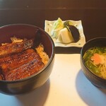 Kikushin - うな丼、温麺のお吸い物、お新香