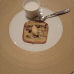 ラ・ブランシュ - ⑥イワシとじゃがいもの重ね焼き　トリュフのクリーム添え　イワシのカプチーノ付き