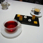 レーヌ デ プレ - ミニャルディーズ　ドリンクと共に