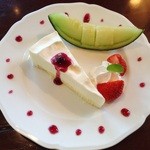 Raphael - レアチーズケーキ　フルーツ付でした
