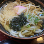 喜船 - 締めにはうどん。鰹鶏出汁なので九州うどんや関東のお雑煮とほぼ同じ出汁ながらあっさりしていた。