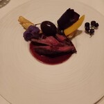 ラ・ブランシュ - ⑧エゾシカの赤ワインソース　プラムの赤ワイン煮