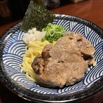 麺屋 麻沙羅 - 油そば＋厚切りチャーシュー