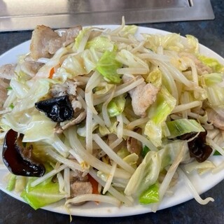 宝珍焼肉中華料理店 - 料理写真:肉野菜炒め