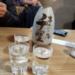 串かつ 千里 - 千里の 2合徳利に酒