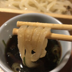 うどん 萬田次郎 - 黄柚子こしょうをのせてみた　これが優勝♫