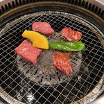 焼肉一番 団楽 - 控えめに焼きー1