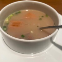 珞珈壹号 銀座店 - レンコンとイベリコ豚スペアリブのスープ