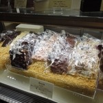 ラヴニュー - ケーキの陳列ケース