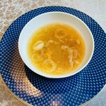 眺遊樓 - 鱶鰭と衣笠茸のスープ