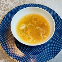 中国料理 眺遊楼(横浜ベイコート倶楽部 ホテル＆スパリゾート) - 鱶鰭と衣笠茸のスープ