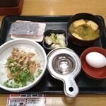 なか卯 - 鯖ほぐしたまかけ朝食（430円）
