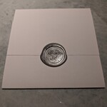 AZUR et MASA UEKI - 一手間を感じるメニュー表のシーリング