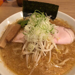 人力俥 - 辛味のある麦味噌にネギが合う！麦味噌と手揉みは絶妙の組み合わせ！