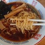 大成食堂 - 醤油ラーメン_100円　麺アップ