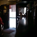 ほうきぼし+ - 店内奥から入口を臨む