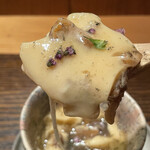 根津 焼鳥 照隅 - 鳥とポルチーニ茸のチーズ茶碗蒸し