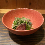 根津 焼鳥 照隅 - 紅芯大根とデュカのサラダ