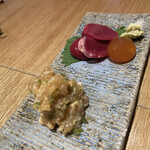 やきとりshira - 手前なめろう、奥キンカン、砂肝、丸肝