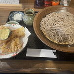 丸五そば屋山大前 - 今日の下足天は、太めの足でした。今回はシシトウではなく、芋天が乗ってました。